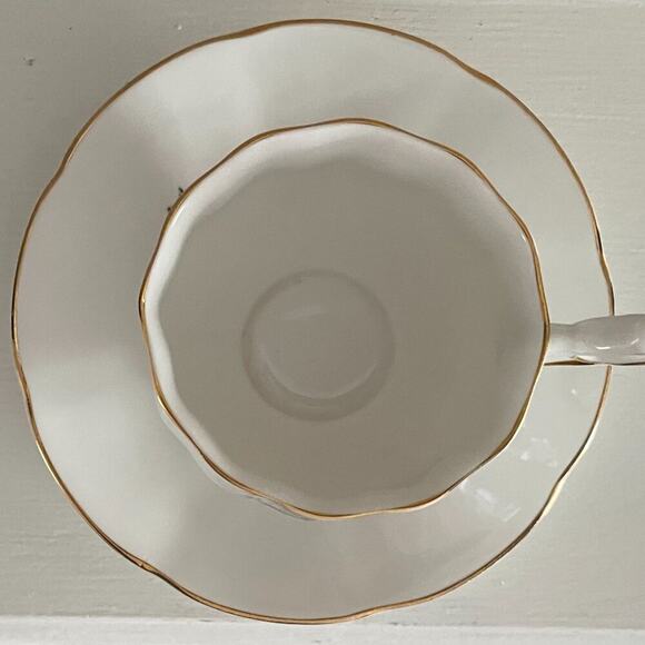 VTG Royal Dover Bone China, England, Teacup & Saucer, Yellow Birds, Pink, Floral - Picture 5 of 8